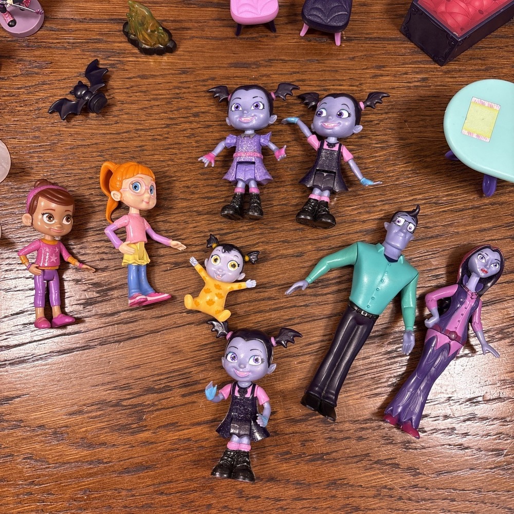 Disney Junior Vampirina Hauntley's Mobile Lights & Sounds, Figures 22 Pc Lot - Picture 2 of 6